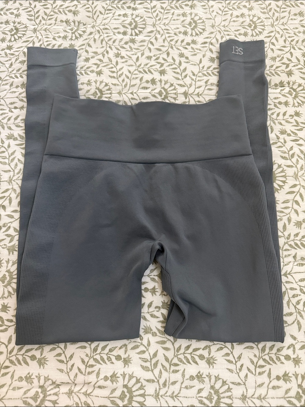 NWOT SET ACTIVE SCULPT LEGGINGS GREY SZ M